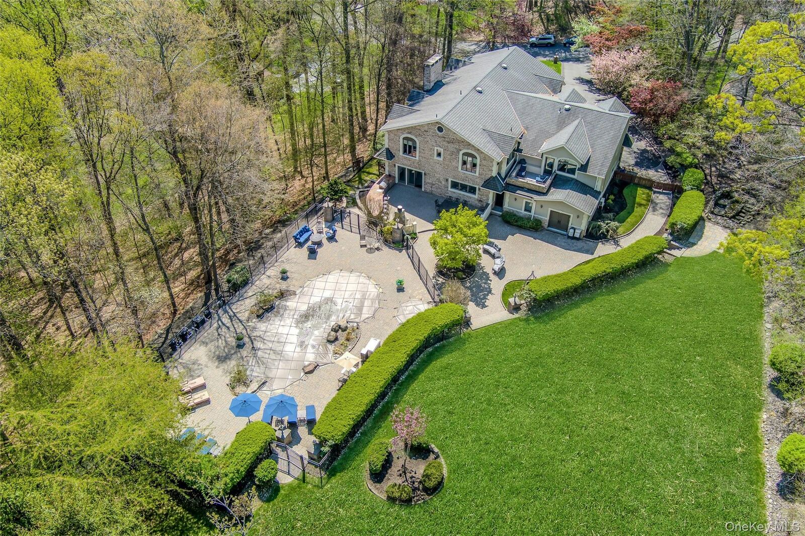 Property Photo:  12 Rollingwood Drive  NY 10956 