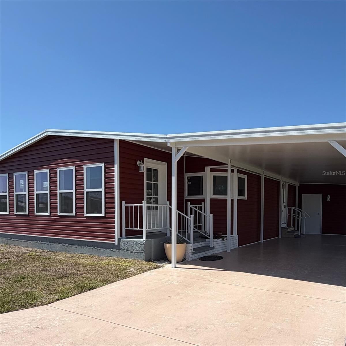 Property Photo: 363 Longwood Drive FL 34285