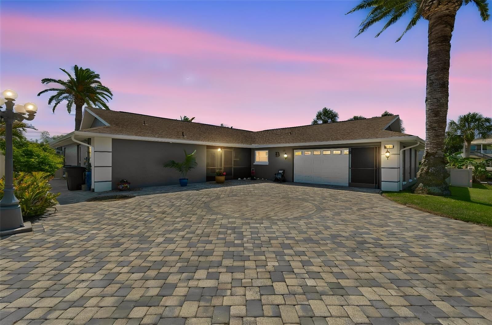 Property Photo:  15528 Allmand Drive  FL 34667 