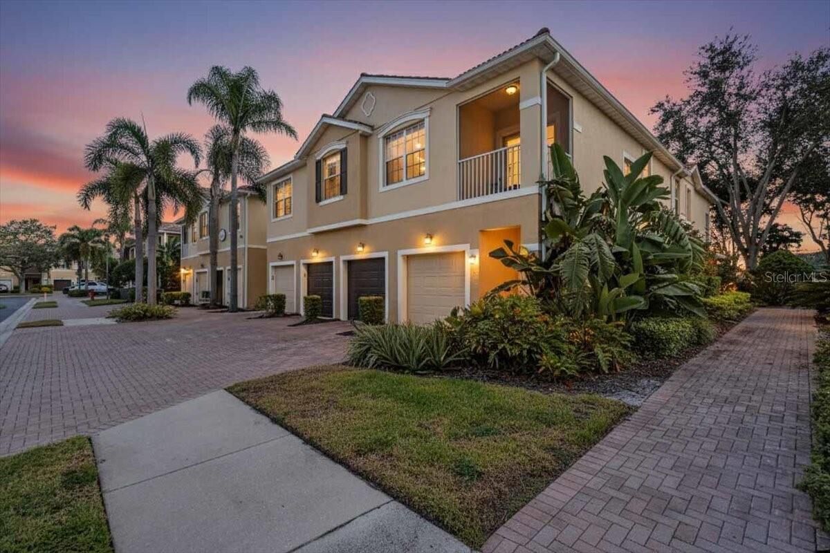 Property Photo:  8106 Moonstone Drive 17-204  FL 34233 