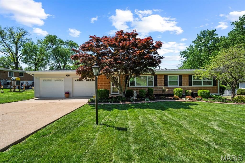 Property Photo:  14 Bal Harbour Drive  MO 63146 