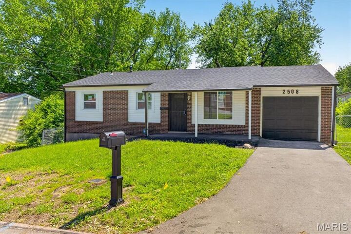 Property Photo:  2508 Countess Drive  MO 63136 
