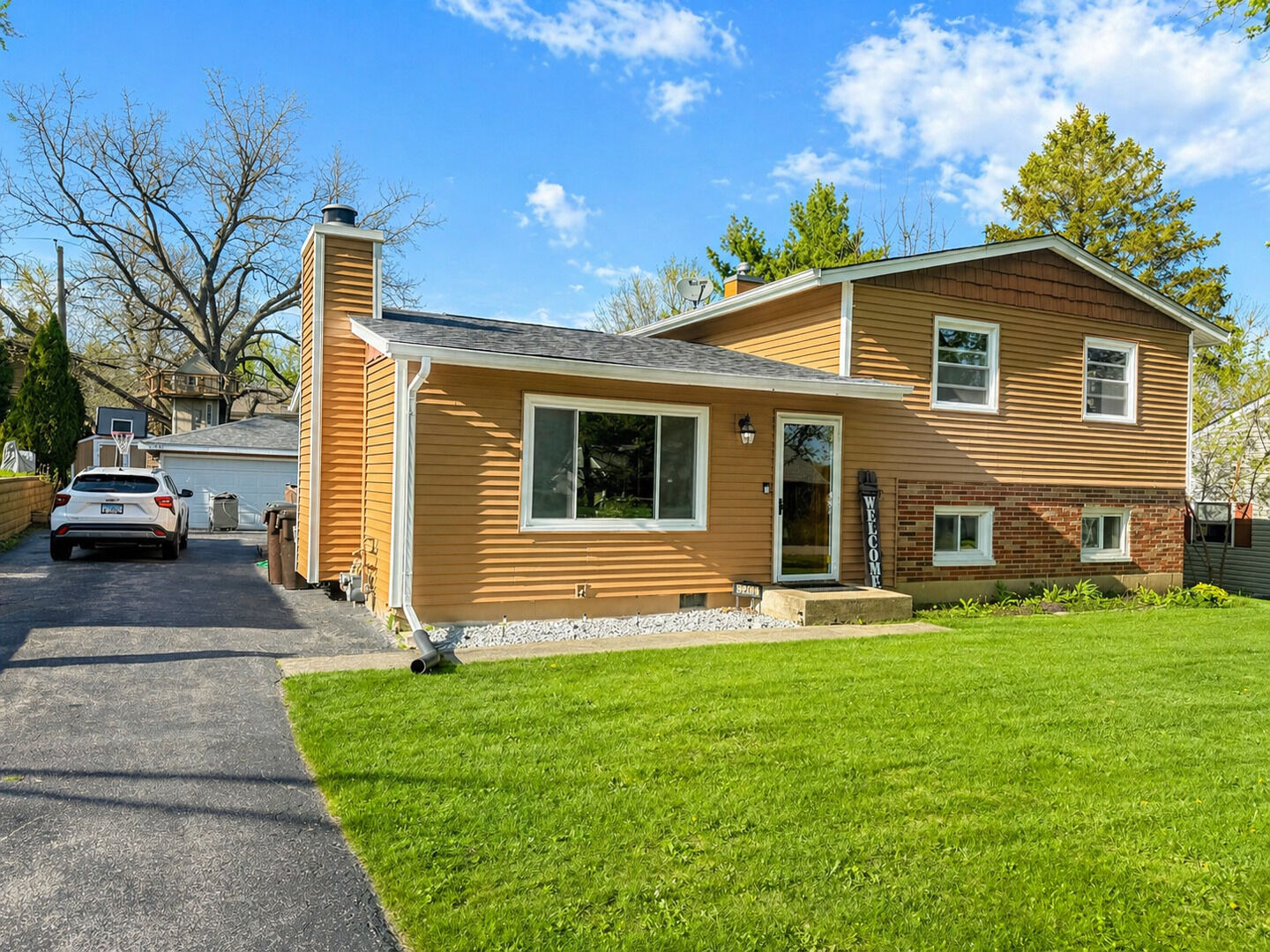Property Photo: 3206 W Hunter Path IL 60050