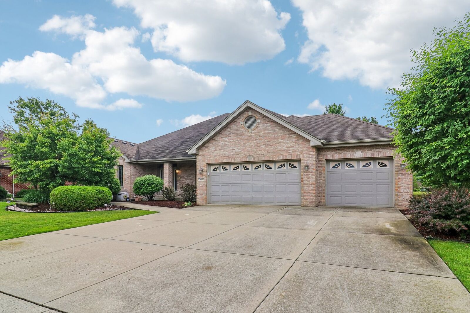 Property Photo:  10899 Swallow Tail Lane  IL 60423 