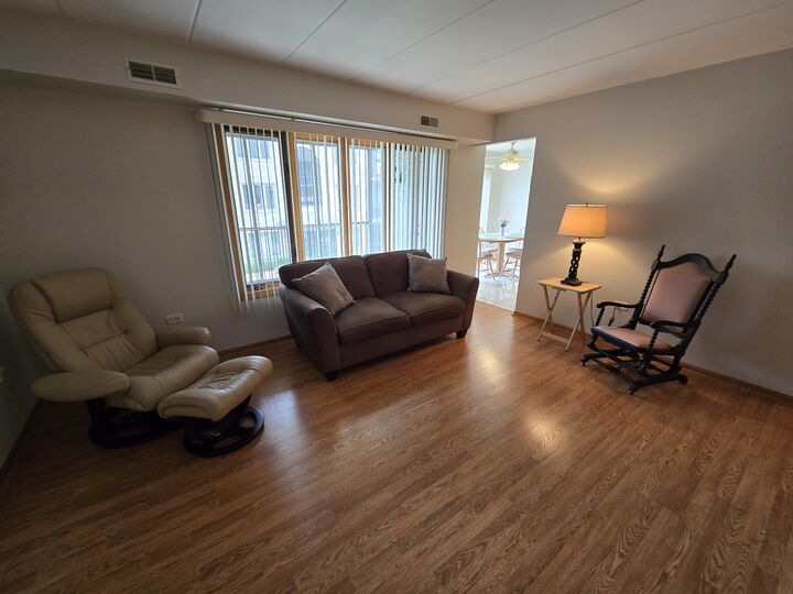 Property Photo: 13950 Lavergne Avenue 907 IL 60418