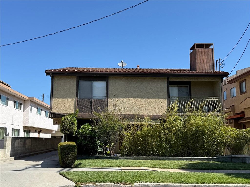 Property Photo:  111 Park Street 3  CA 91801 