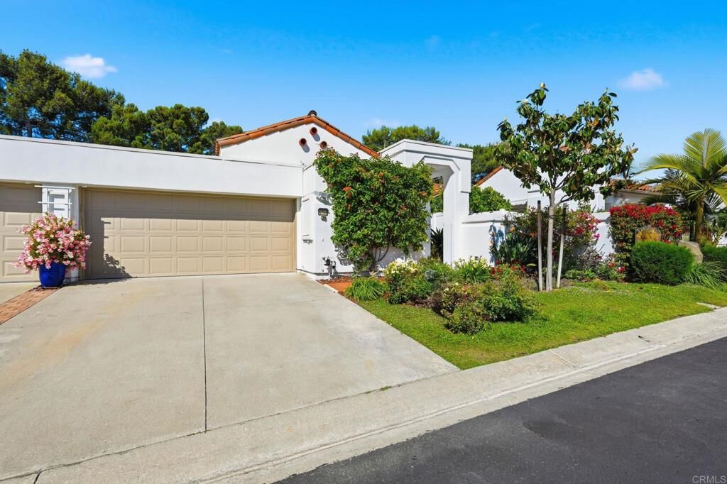 Property Photo: 4708 Galicia Way CA 92056