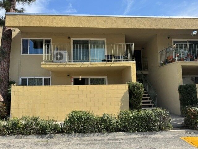 Property Photo:  11138 Aqua Vista 29  CA 91602 
