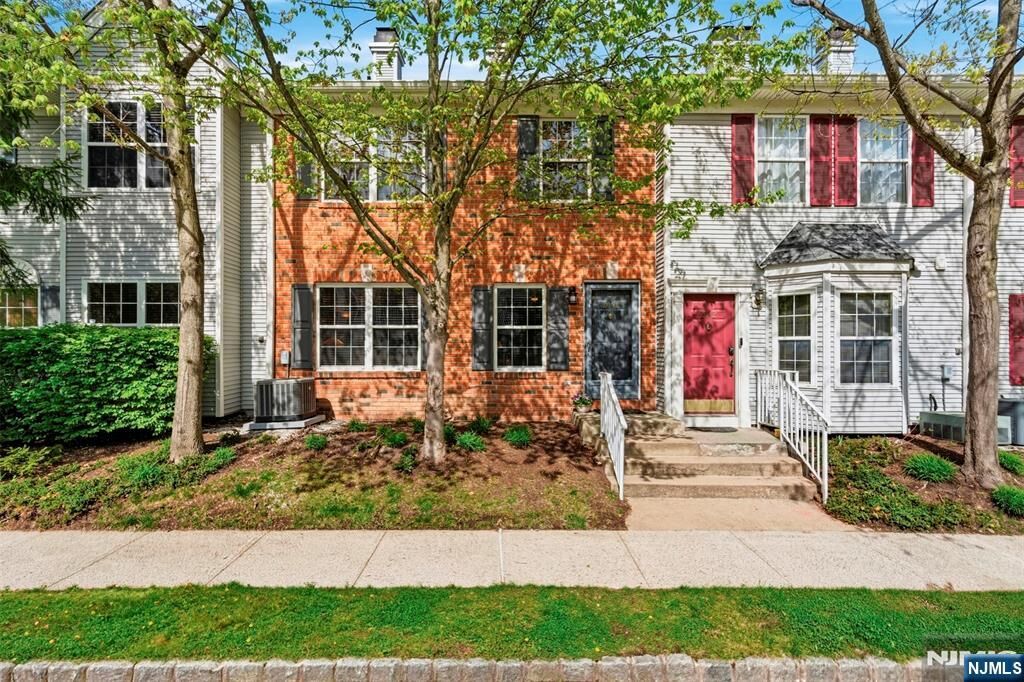 Property Photo:  2063 Drake Court  NJ 07430 