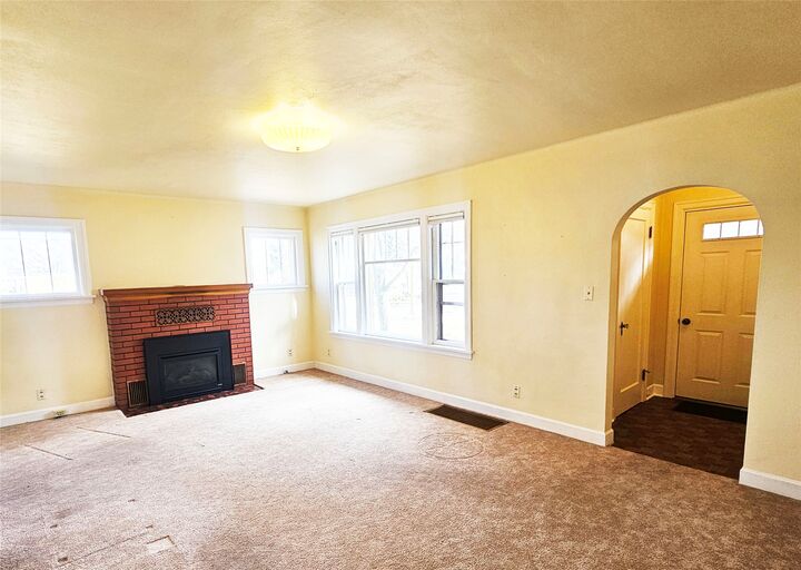 Property Photo: 1900 Ronald Avenue MT 59801