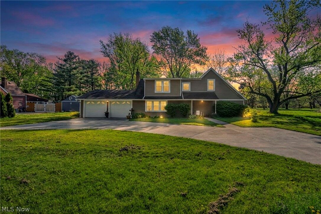Property Photo:  8689 Stearns Road  OH 44138 