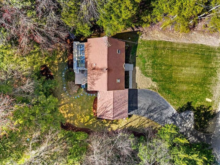 Property Photo:  6 Taylor Court  NH 03458 