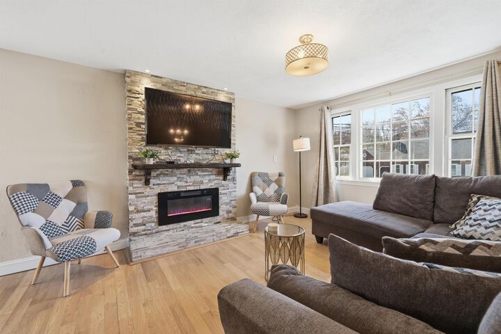 Property Photo:  4 Percheron Circle  NH 03062 