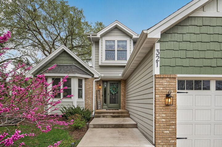 Property Photo:  321 Deerfoot Trail  MN 55317 