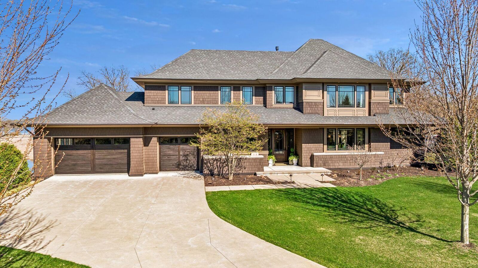 Property Photo:  3776 Woodland Cove Parkway  MN 55331 