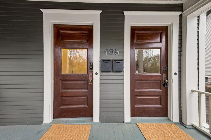 Property Photo:  105 Milton Street S  MN 55105 