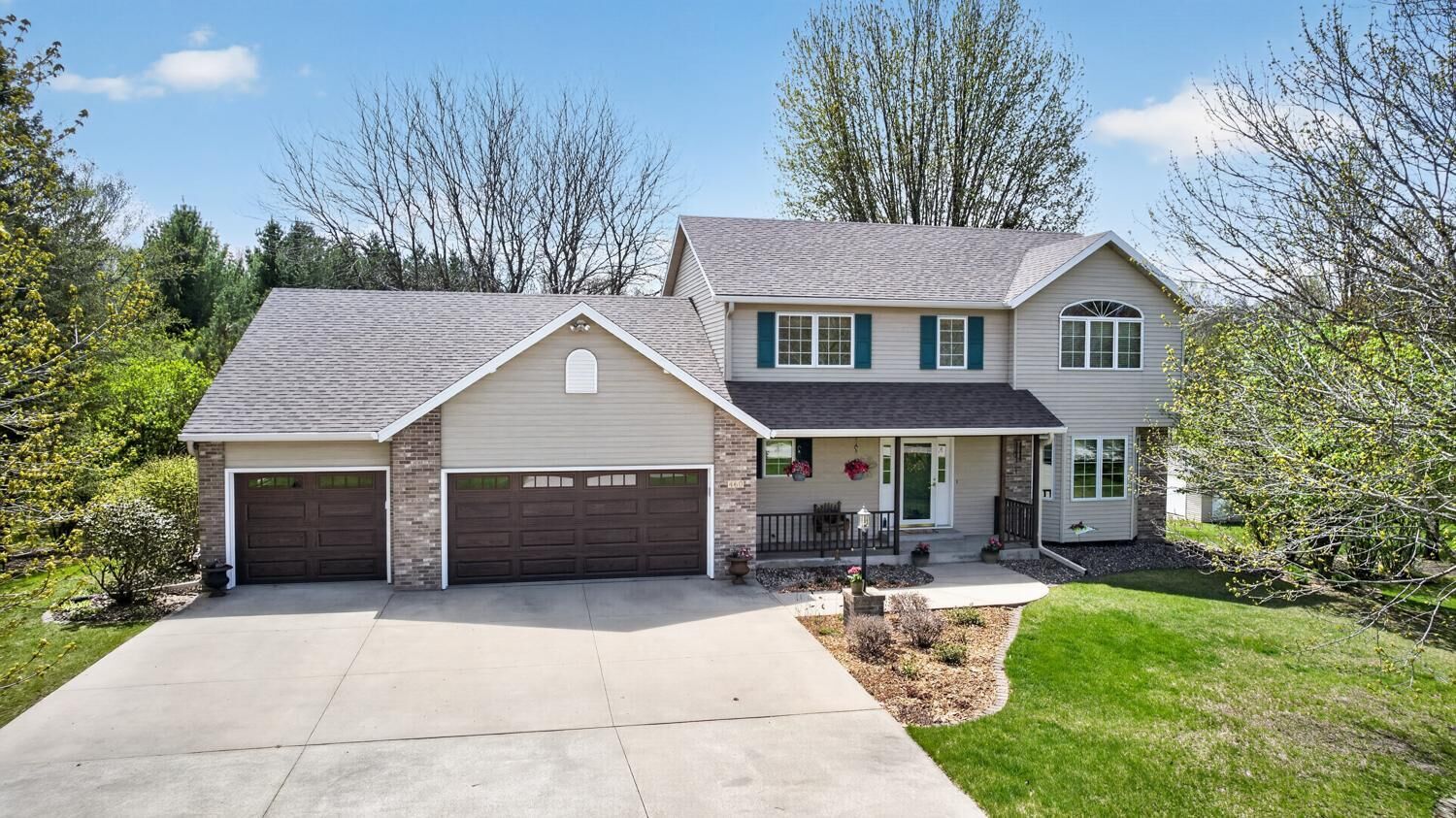 Property Photo:  460 73rd Street NW  MN 55901 