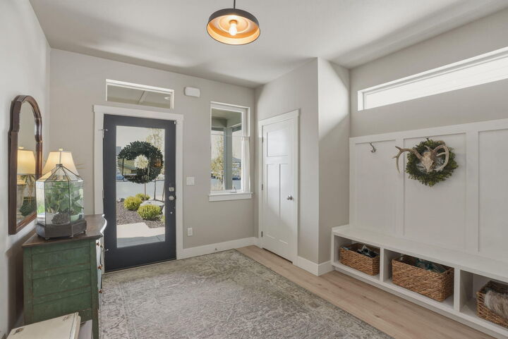 Property Photo: 20546 Aberdeen Court OR 97702
