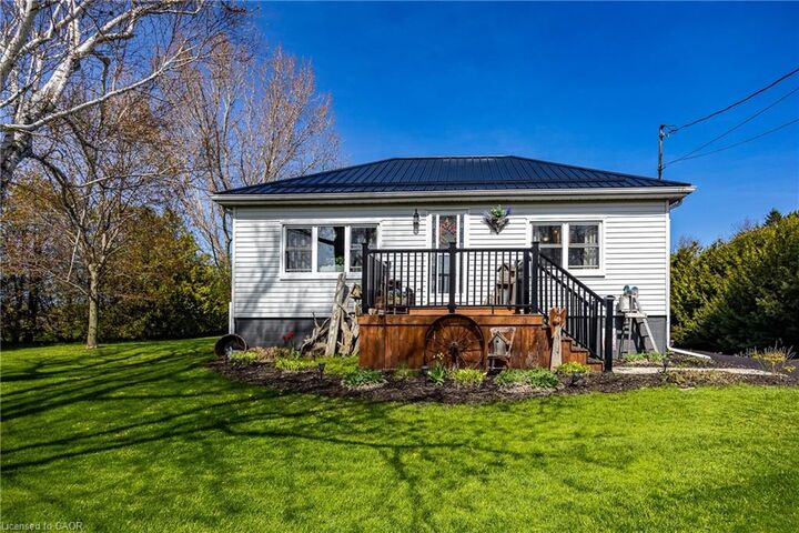 282 Townline Street — photo 1