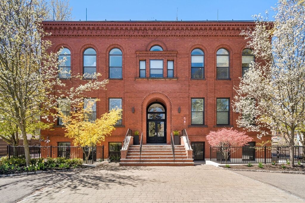 Property Photo: 11 Wyman St 2A MA 02130