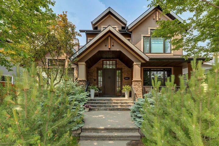 Property Photo: 4315 17 Street SW AB T2T 4P9
