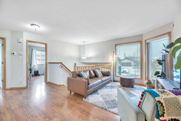 545 Hillview Gate — photo 1