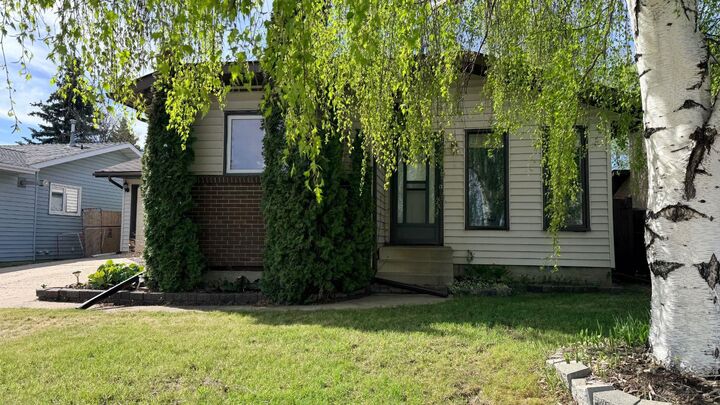 Property Photo: 5709 40 Street AB T9V 2P5
