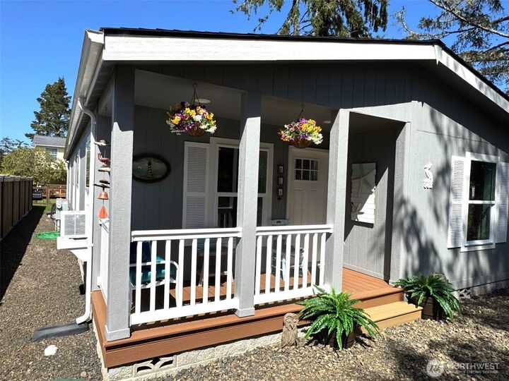 Property Photo:  502 W Grant  WA 98595 