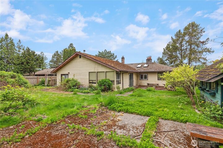 Property Photo:  3720  80th Avenue SE  WA 98040 