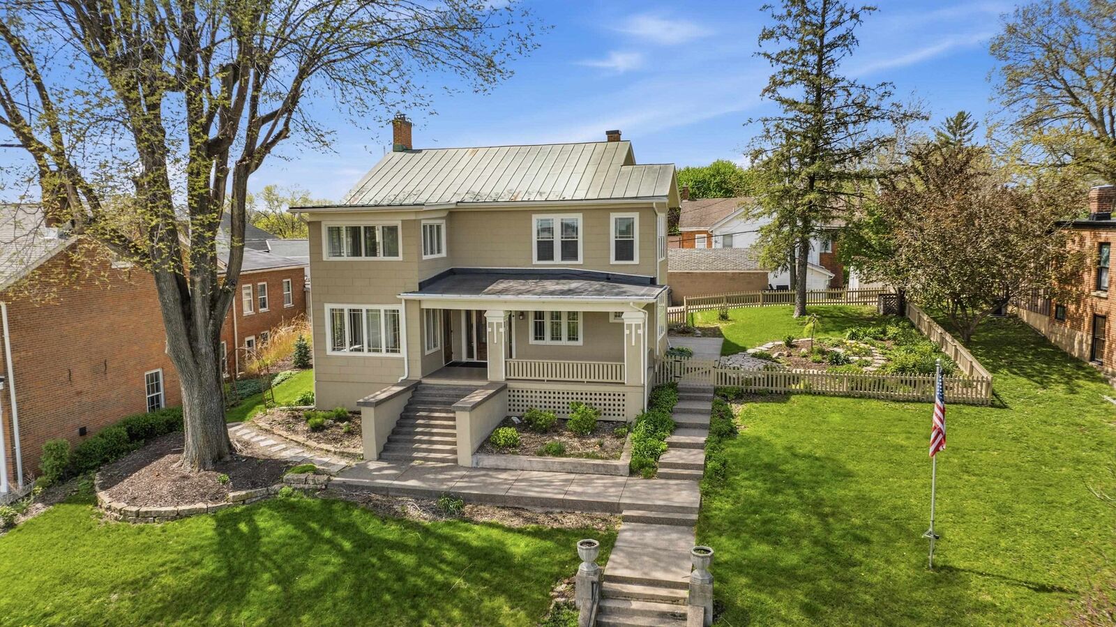 Property Photo:  207 S Prospect Street  IL 61036 