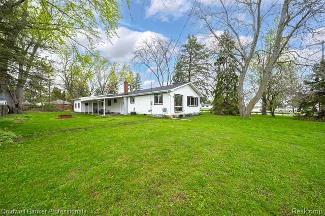 Property Photo:  3500 S Elms Road S  MI 48473 