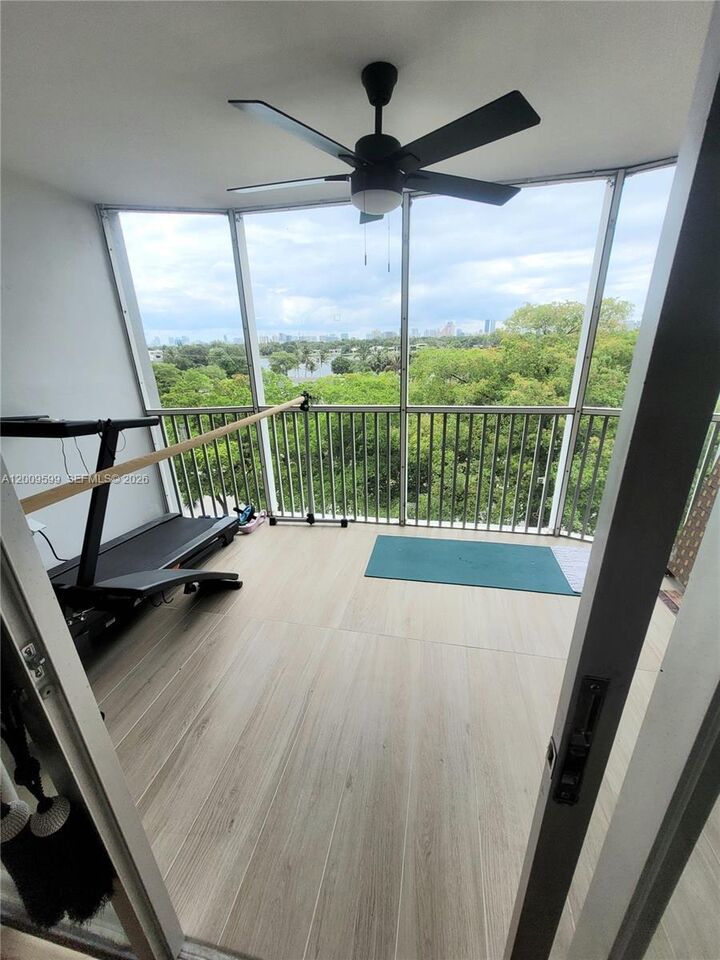 Property Photo:  1780 NE 191st St 611-2  FL 33179 