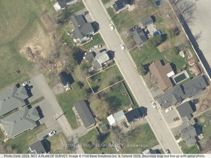 470 Gladstone Street — photo 1