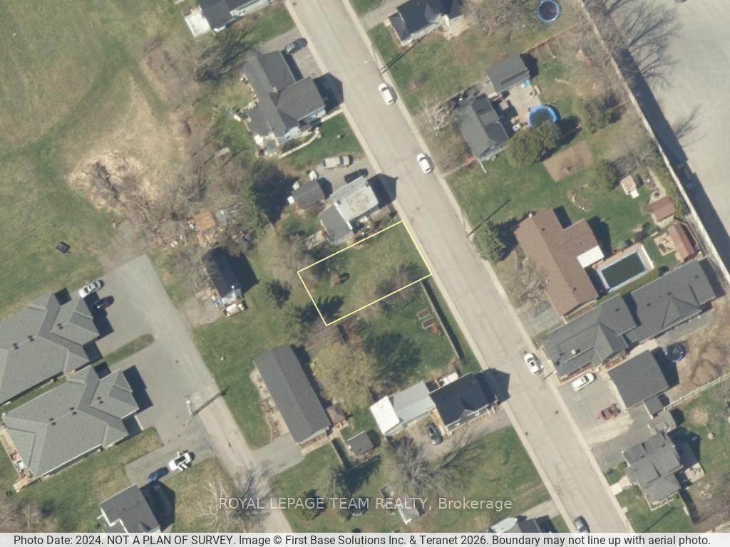 Property Photo:  470 Gladstone Street  ON K0C 2K0 