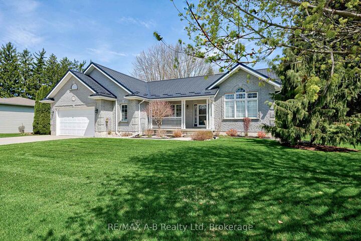 Property Photo: 256 Boyce Street ON N0K 1X0