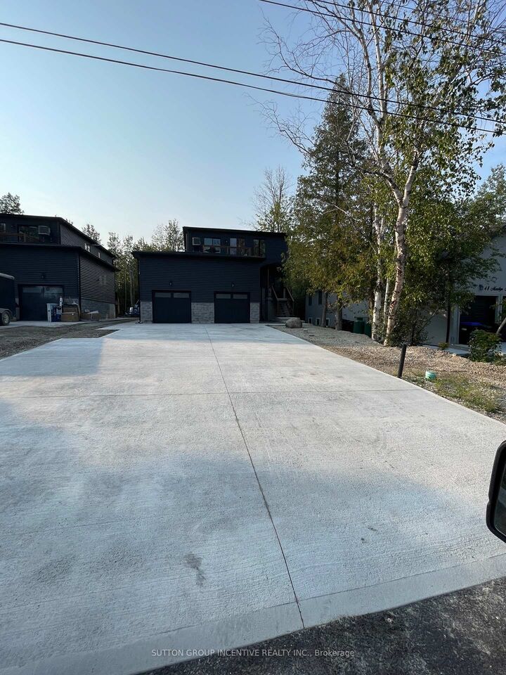 52 Marilyn Avenue S — photo 1