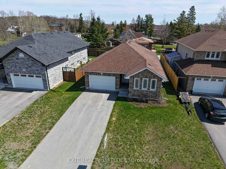 Property Photo: 44 Helen Street ON K0L 2V0