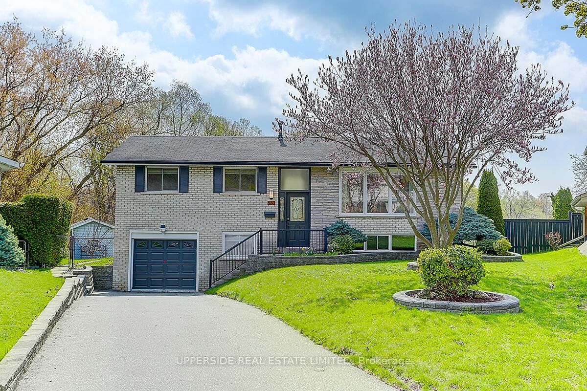 Property Photo: 853 Capri Court ON L1H 1S2