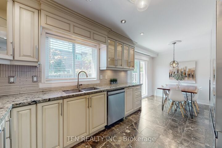 Property Photo: 24 Lucerne Drive ON L4H 2Y2