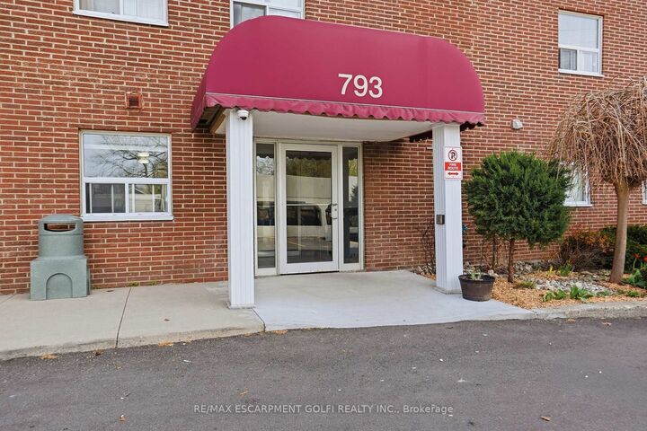 Property Photo: 793 Colborne Street E 512 ON N3S 7J3