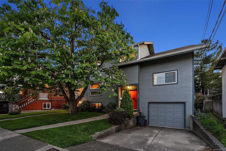 Property Photo: 248 Richmond Ave BC V8S 3X8