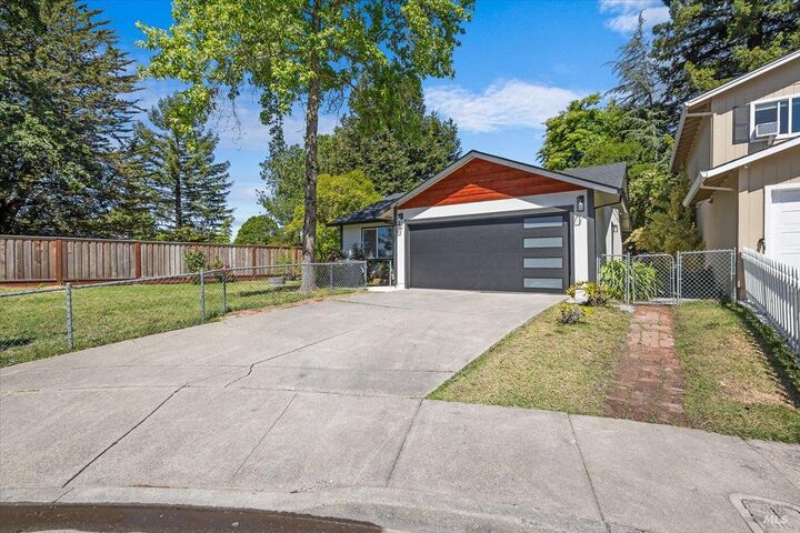 Property Photo:  4911 Oak Park Way  CA 95409 