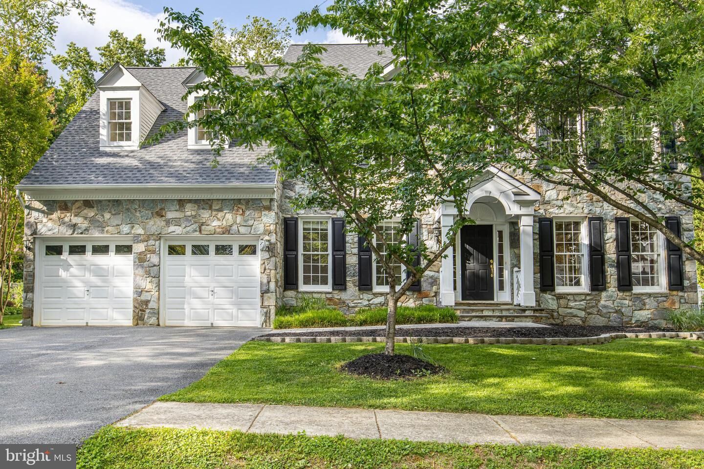 Property Photo: 2906 Boyds Cove Drive MD 21401