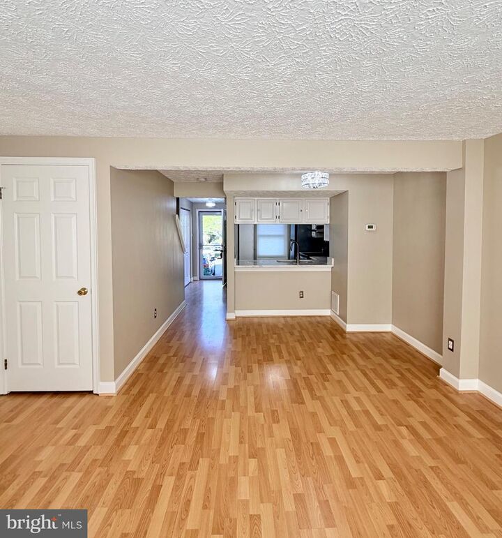 Property Photo:  8558 Koluder Court  VA 22079 
