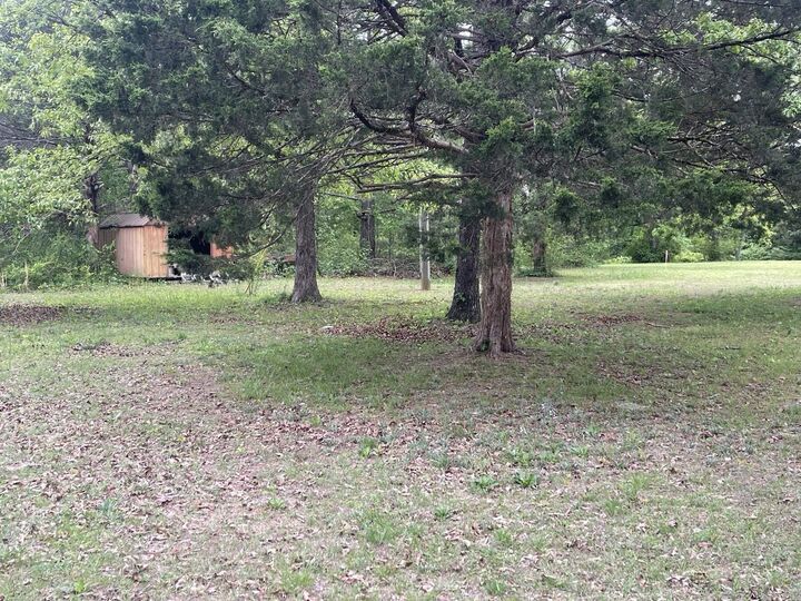 Property Photo: 3076 Greers Ferry Rd AR 72530
