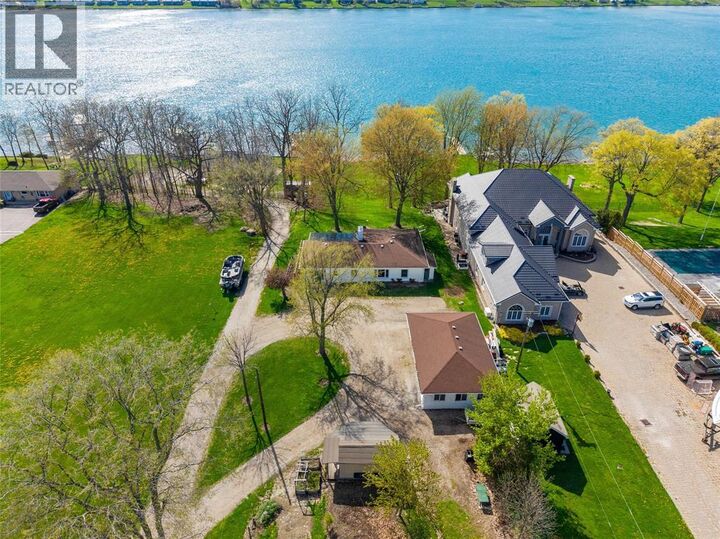 Property Photo:  885 St Clair Parkway  ON N0N 1M0 