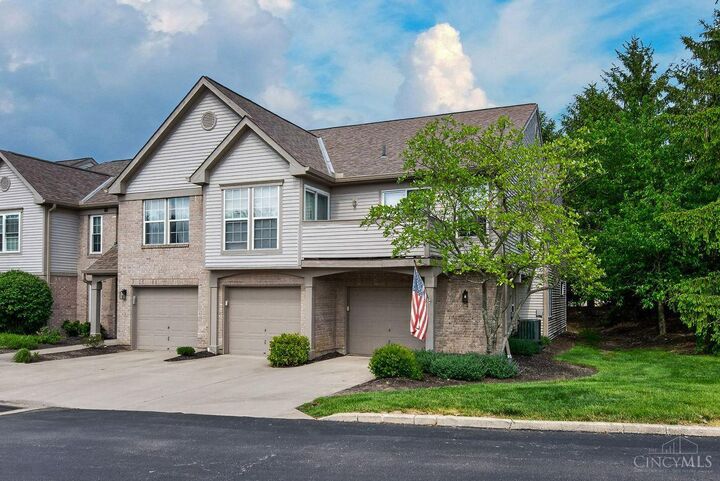 Property Photo:  9940 Shorewood Lane  OH 45241 