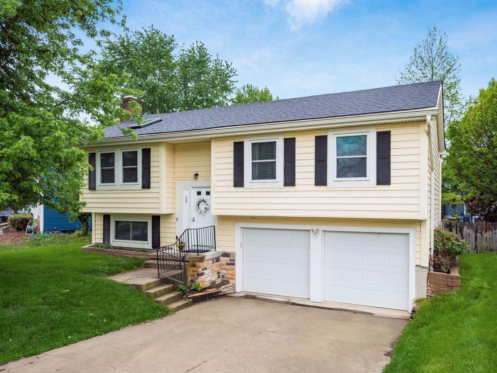 Property Photo:  24 Ridgedale Court  OH 43065 