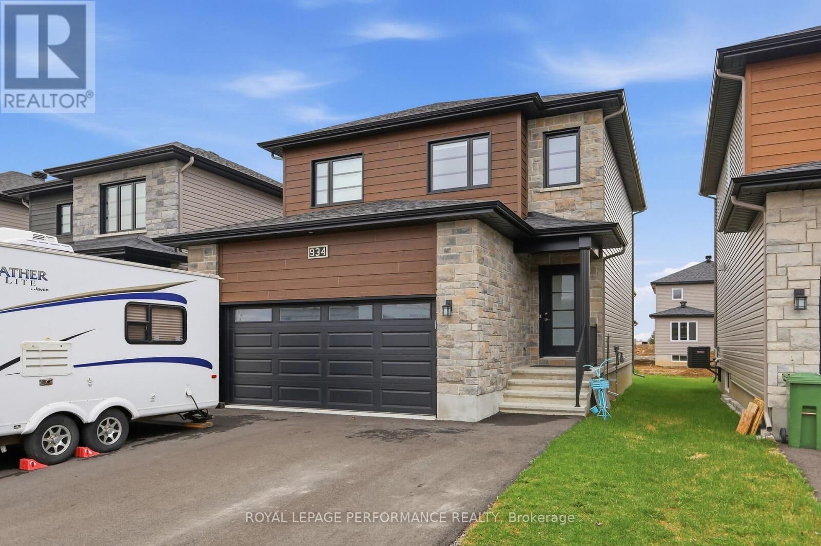 Property Photo: 934 Chablis Crescent ON K0A 1W0