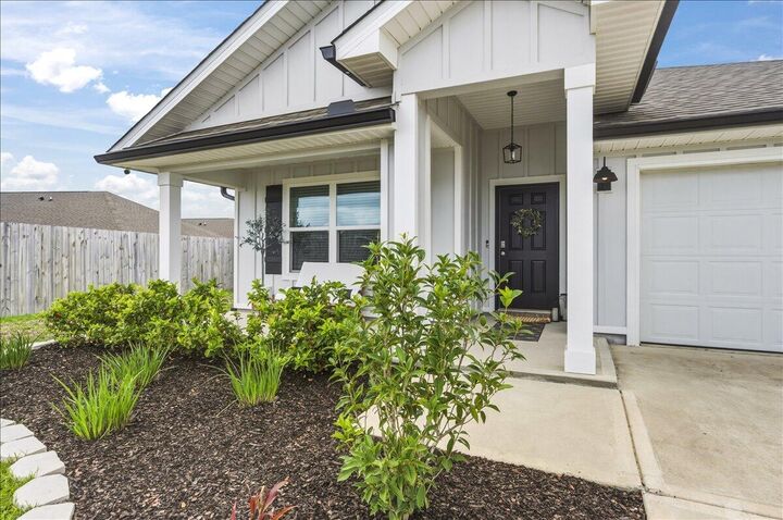 Property Photo: 943 Sandbar Loop FL 32539
